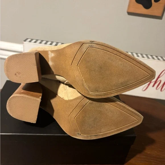 Womenn's Shoe Boots - Light Tan Suede - Size 8 - Picture 8 of 14